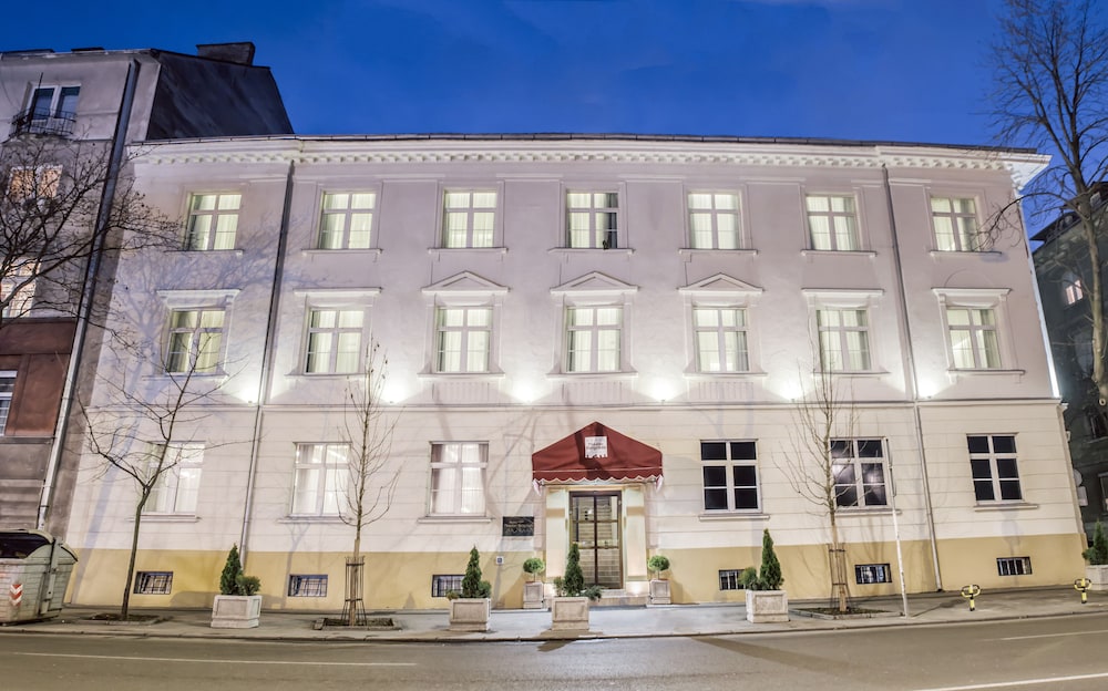 HOTEL THEATER BELGRADE 1/49