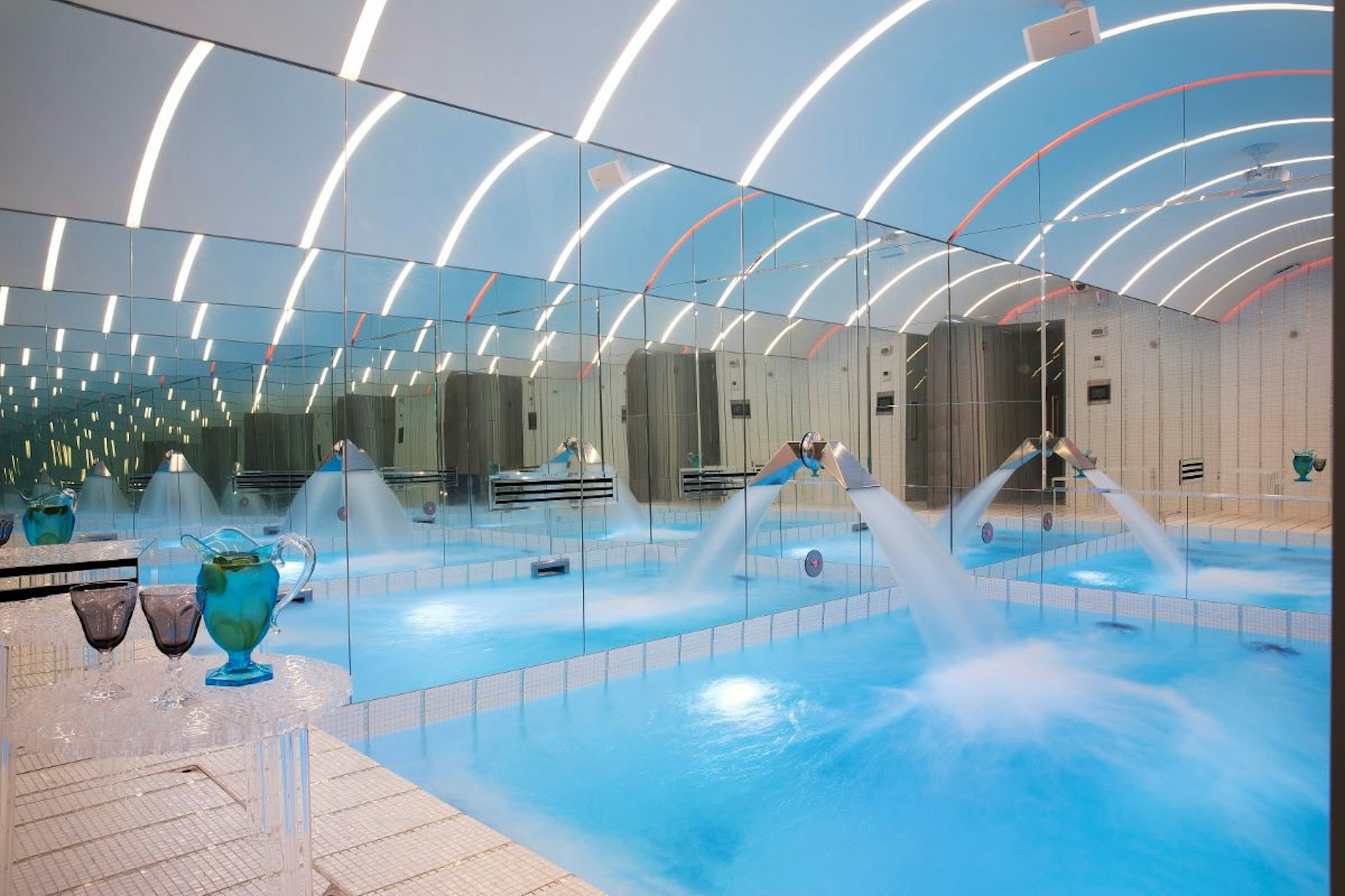 Hotel Dress Code And Spa 37/58
