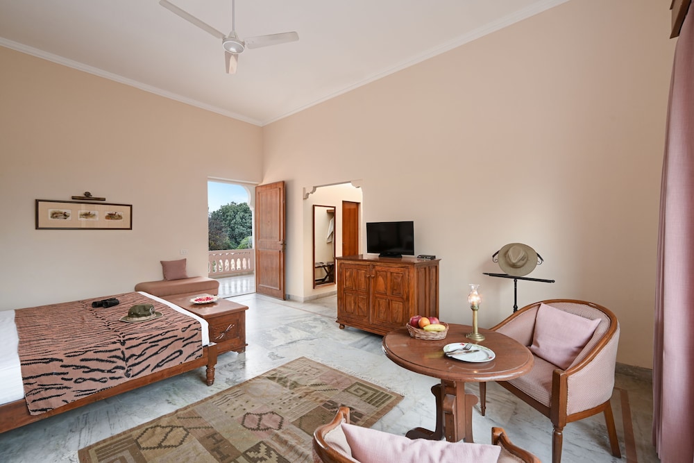 Hotel Dev Vilas 44/72