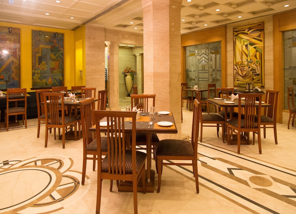 Sarovar Portico Kalupur Ahmedabad 26/42