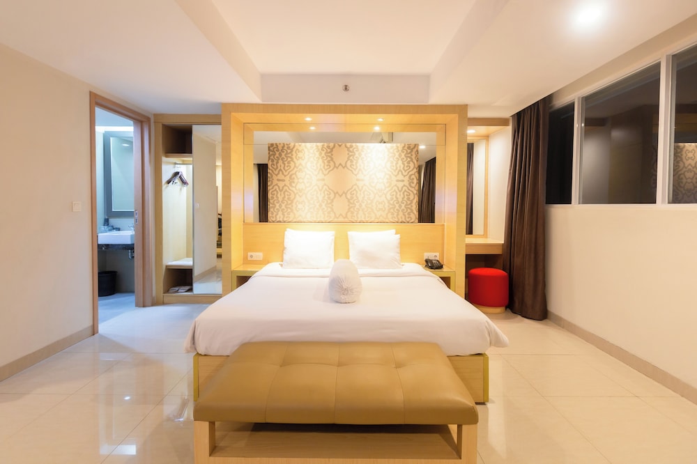 Metland Cirebon by Horison 14/68