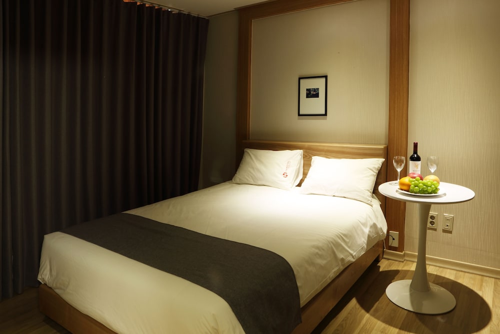 The Hotel Yeong Jong 23/50