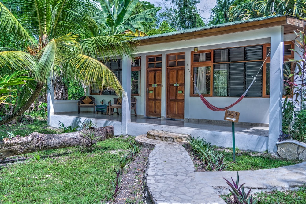 Hotel Jaguar Inn Tikal 4/70