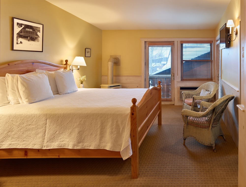 The Alpine House Lodge & Cottages 26/45