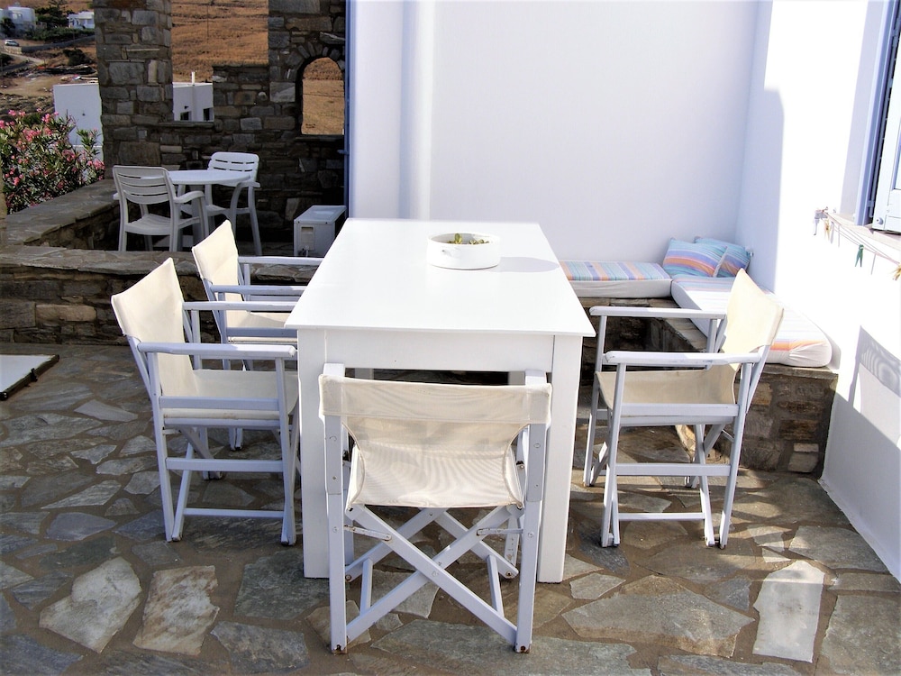 Elena Studios & Apartments 37/60