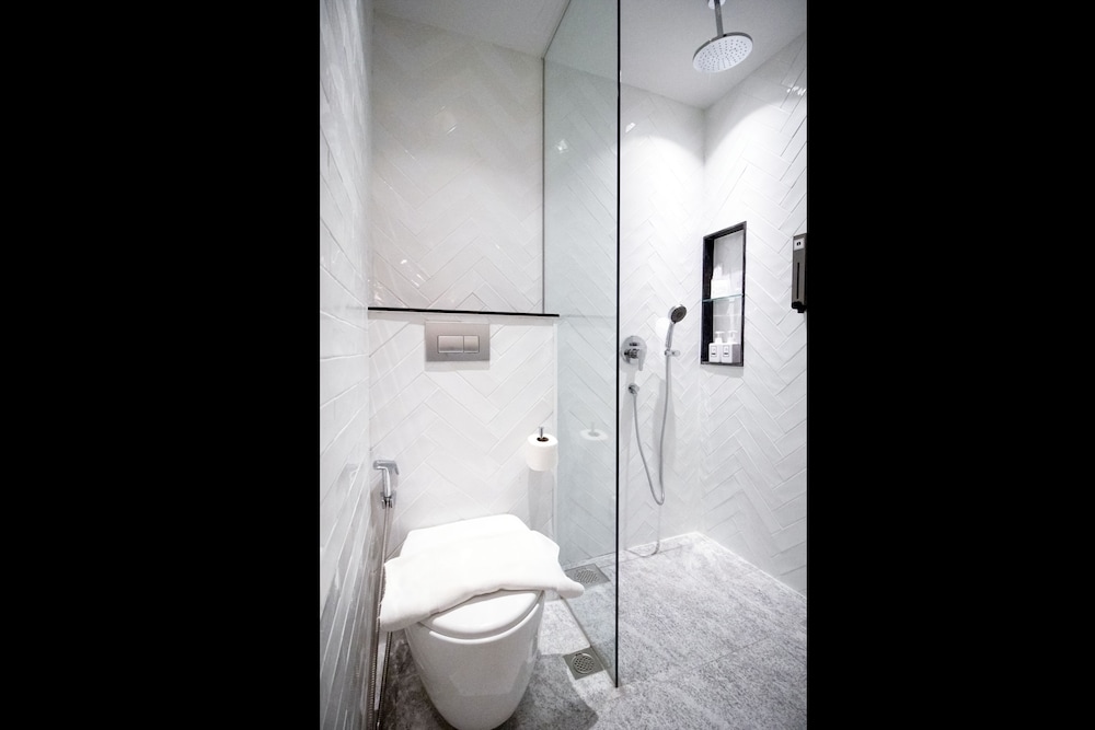 Harbour Ville Hotel Hamilton - Lavender 55/63