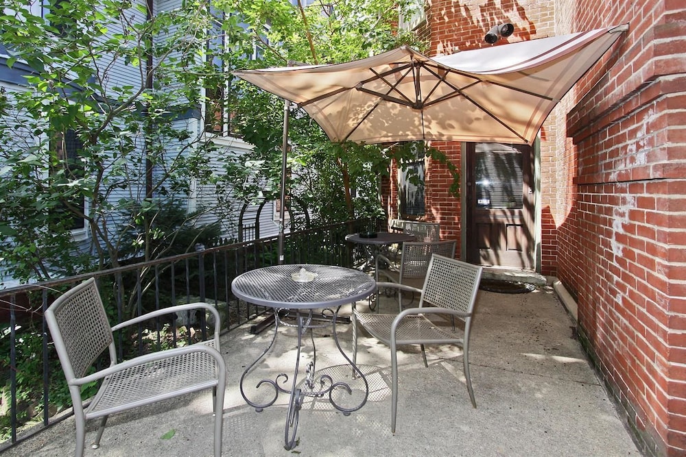 Old Northside Bed Breakfast 40/55