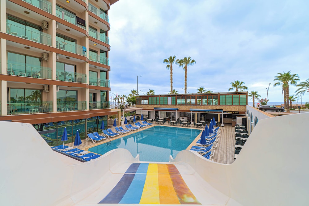 Grand Barhan Hotel 10/50