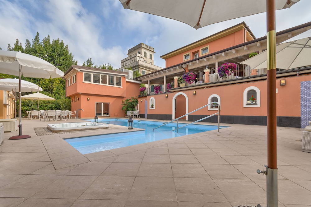 Hotel Monte Rosa 27/30