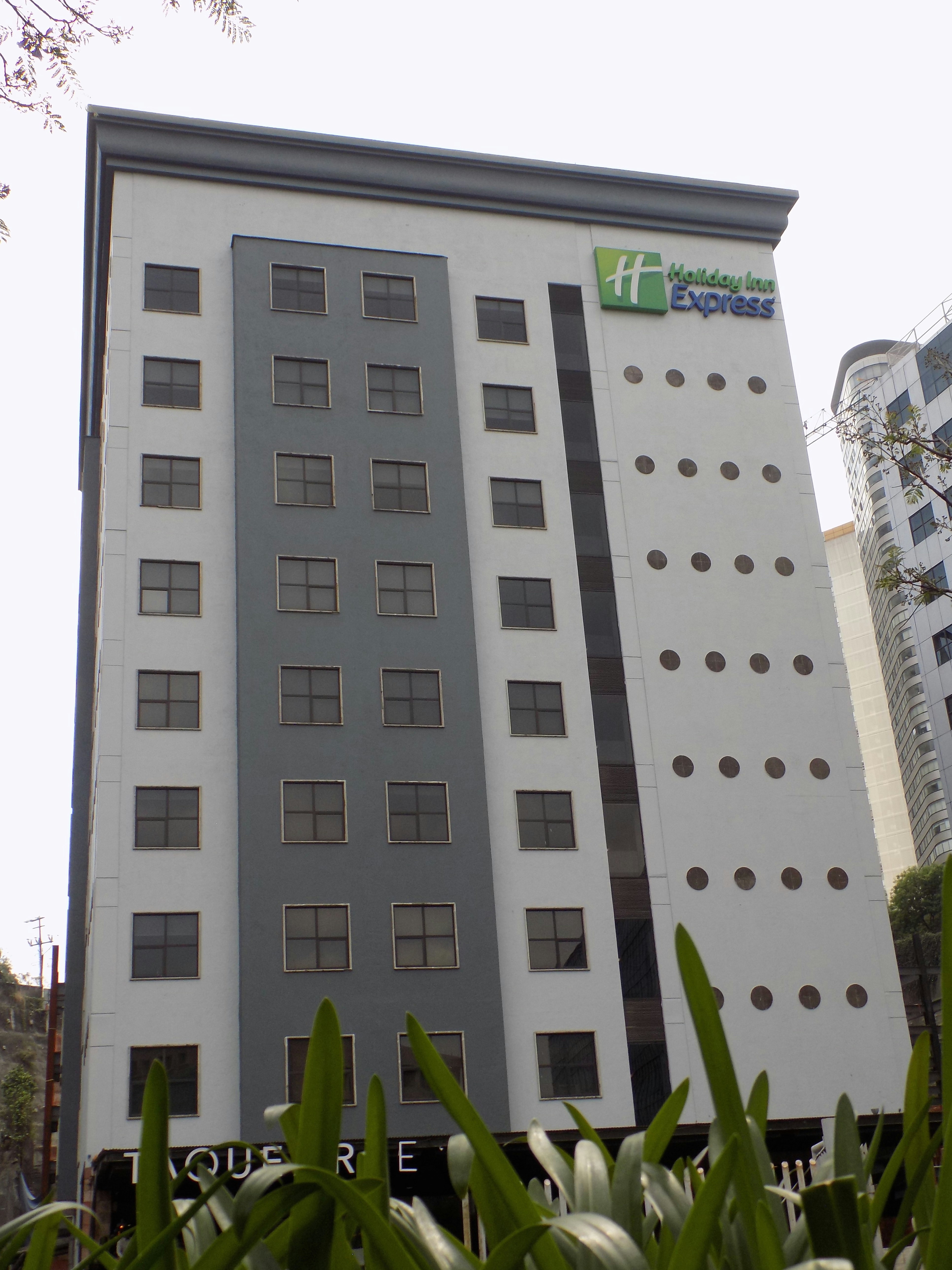 Holiday Inn Express Mexico Santa Fe 1/50
