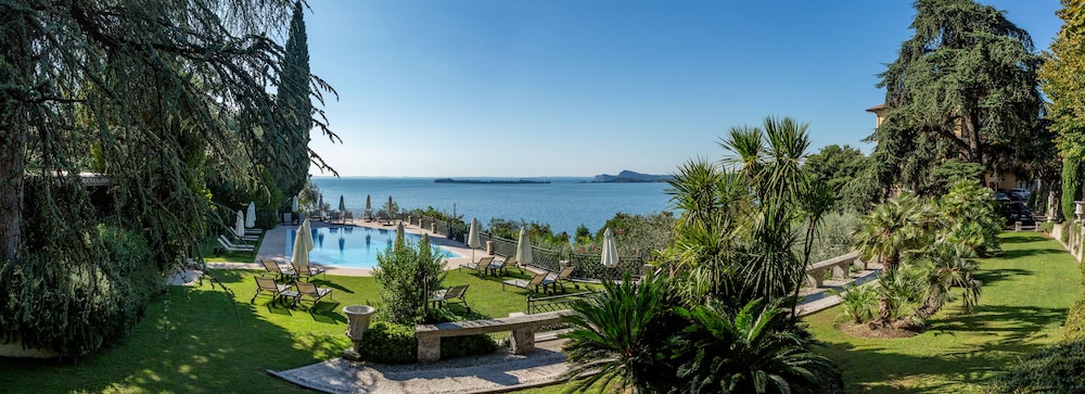 Hotel Villa Del Sogno 70/77