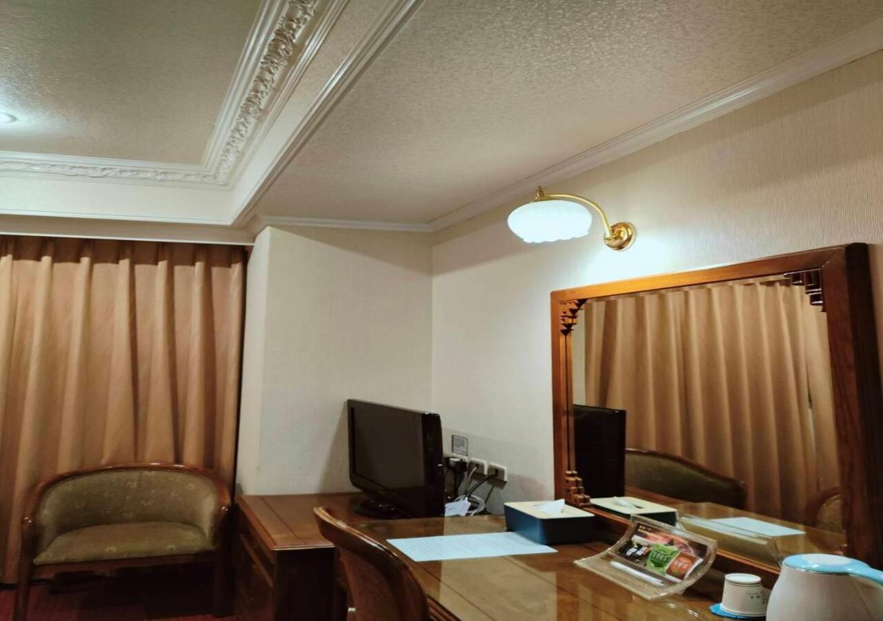 Champion Hotel 42/50