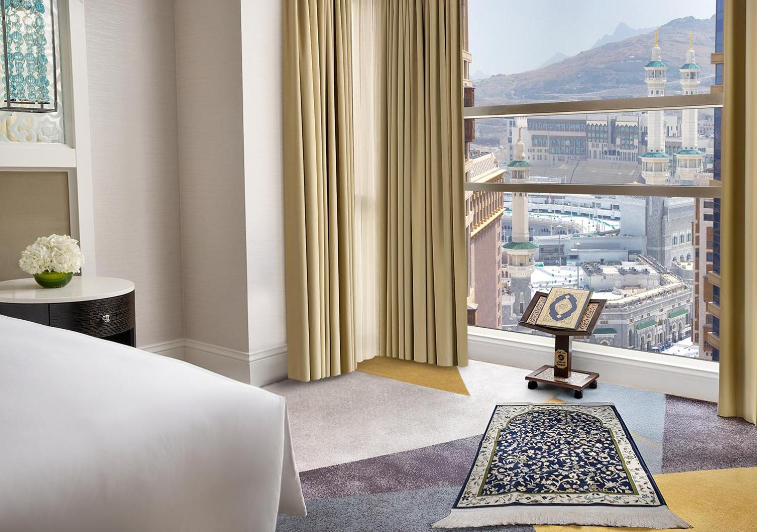 Room, King Bed, Partial Haram View 2/3