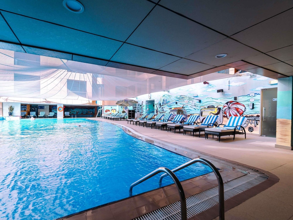 swimming pool spa