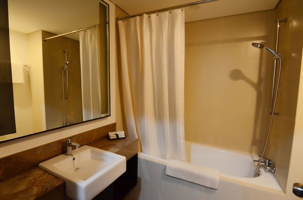 The Grand Santhi Hotel 28/69