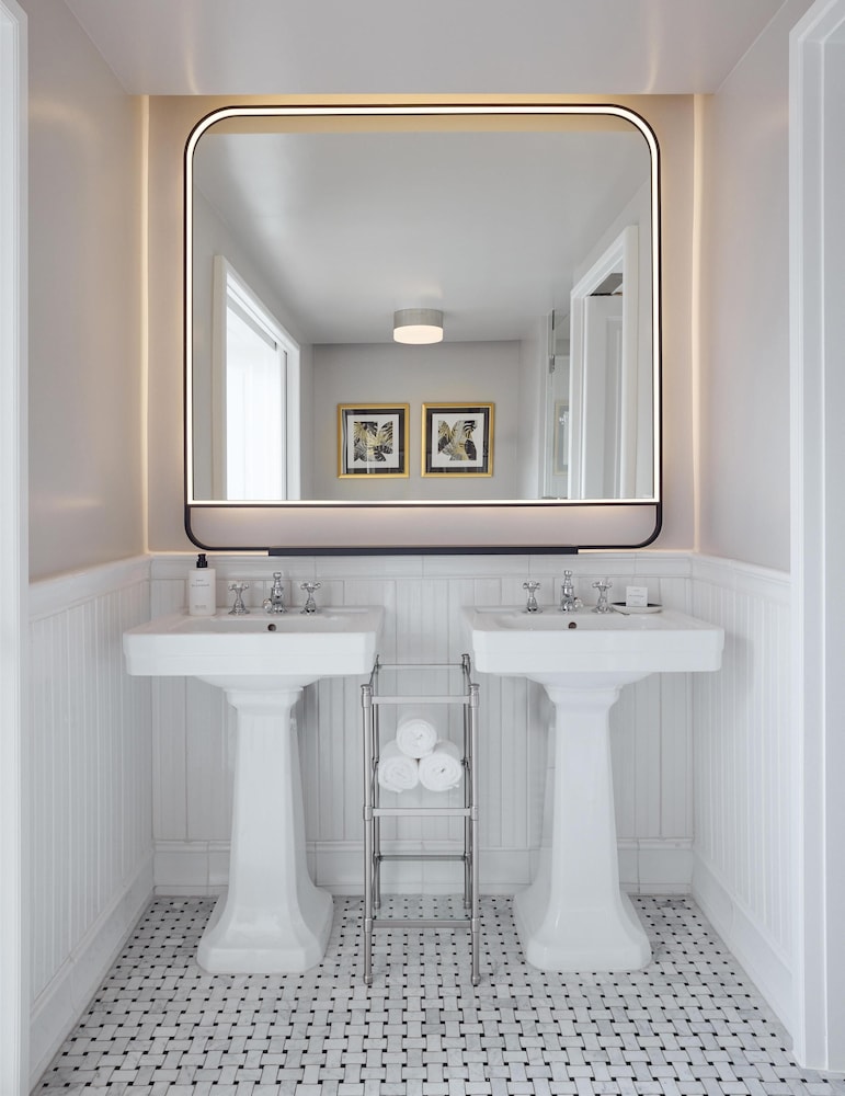Beverly Hills, Suite, King Bed, Balcony، Cameo Beverly Hills, LXR Hotels & Resorts 10/10