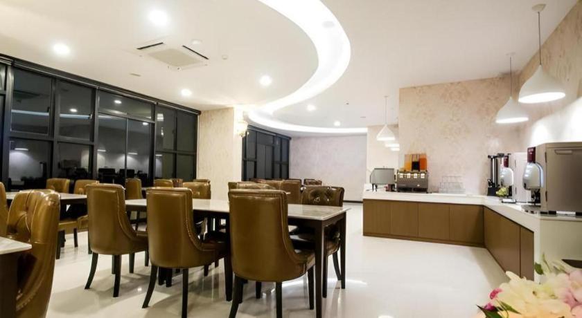 The Y Boutique Hotel 36/44