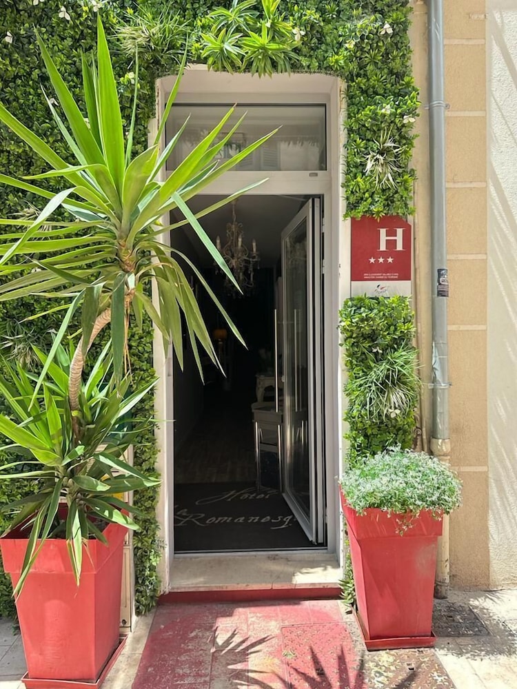 Azur Cannes Le Romanesque 8/57