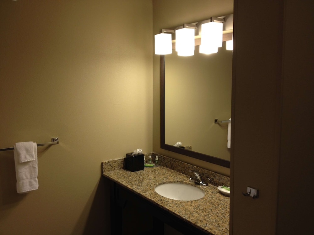 Grandstay Hotel Amp Suites 51/53