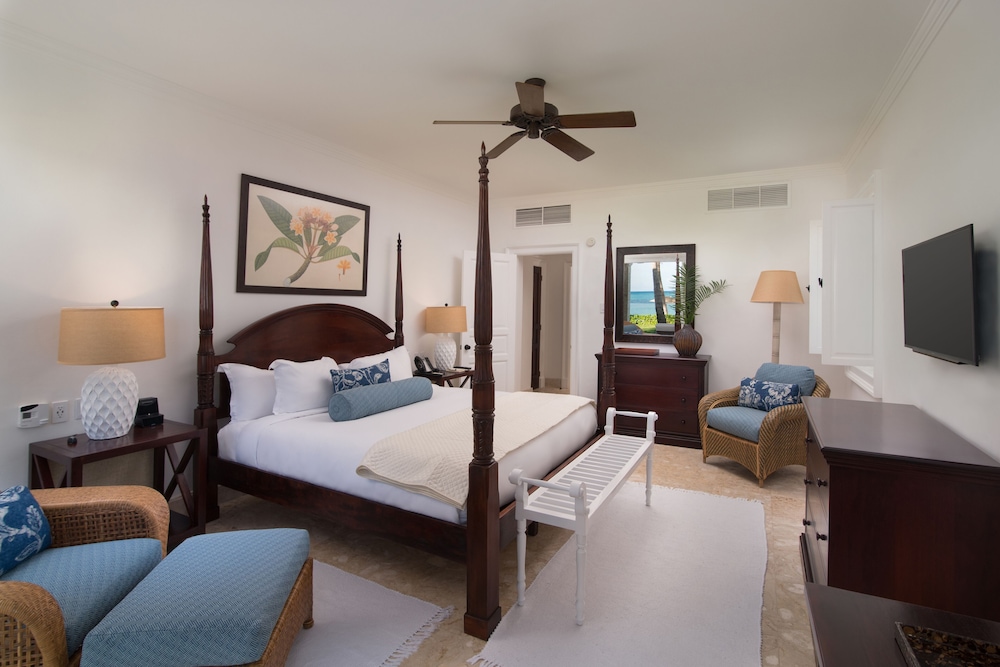 Junior Suite, King Bed, Beach Front، Tortuga Bay Puntacana 2/5