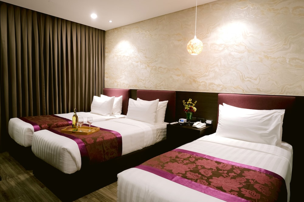 Goldberry Suites & Hotel Cebu 25/50