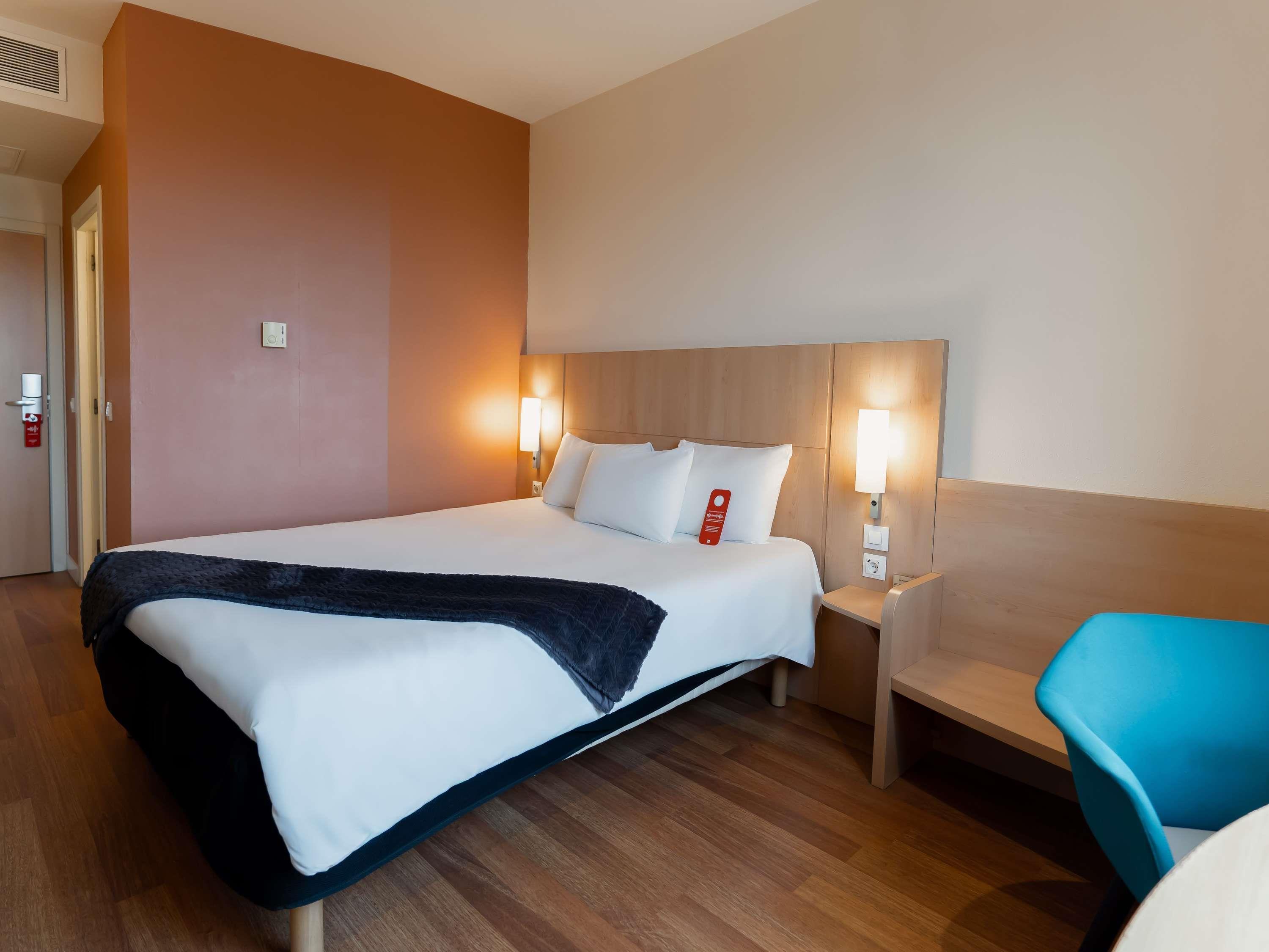 Premium, Double Bed, Ibis Barcelona Mollet 2/7