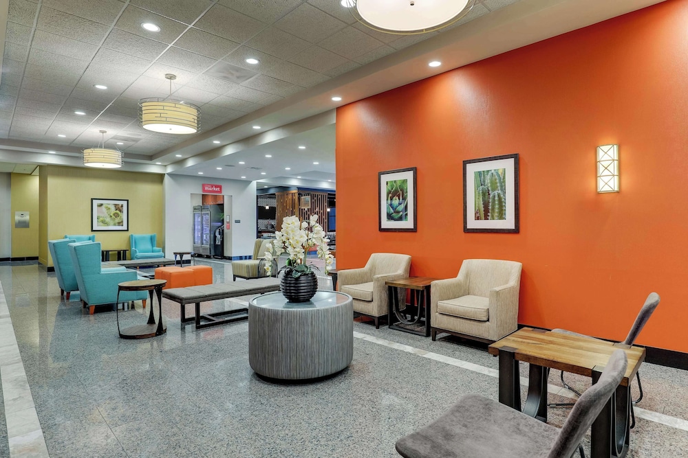 Drury Inn and Suites Phoenix Chandler Fashion Center 30/50