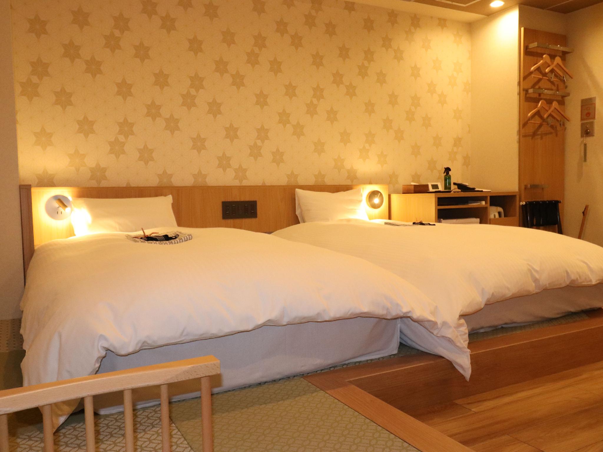 Concept, Twin Beds