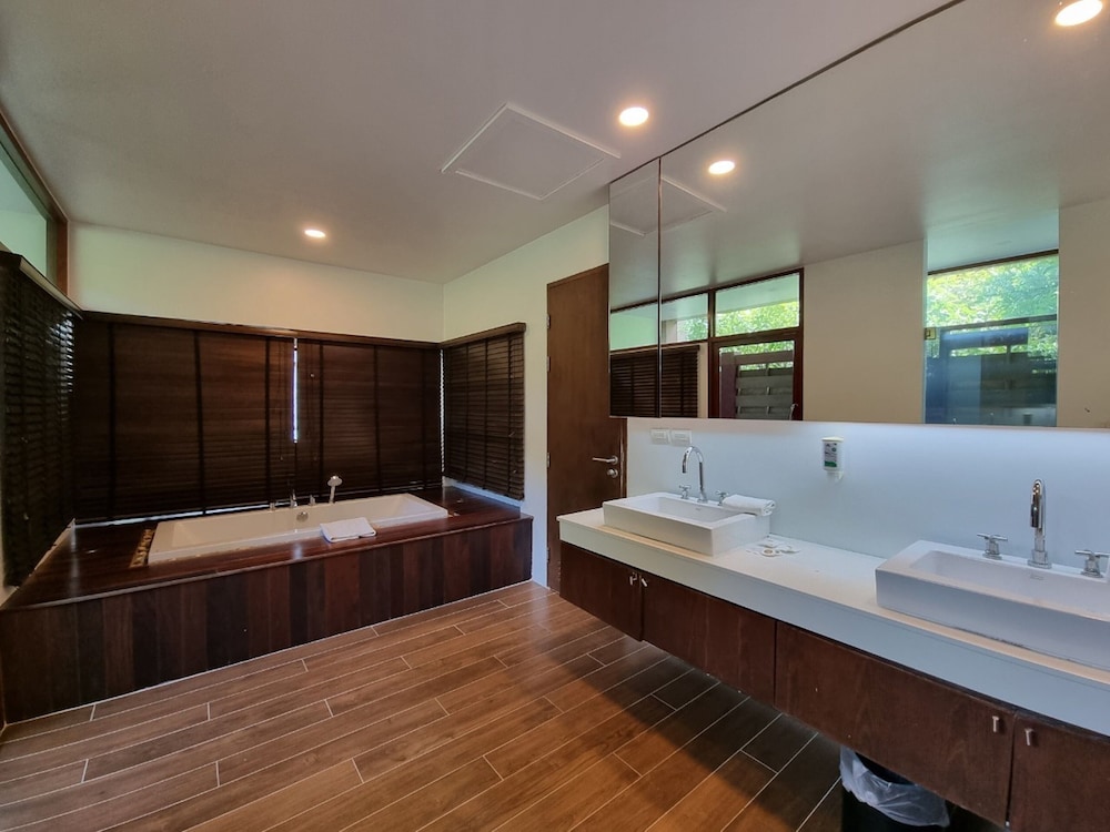 Amatapura Beach Villa 14 52/53