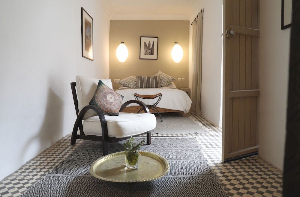 Le Petit Hotel du Flouka 28/50