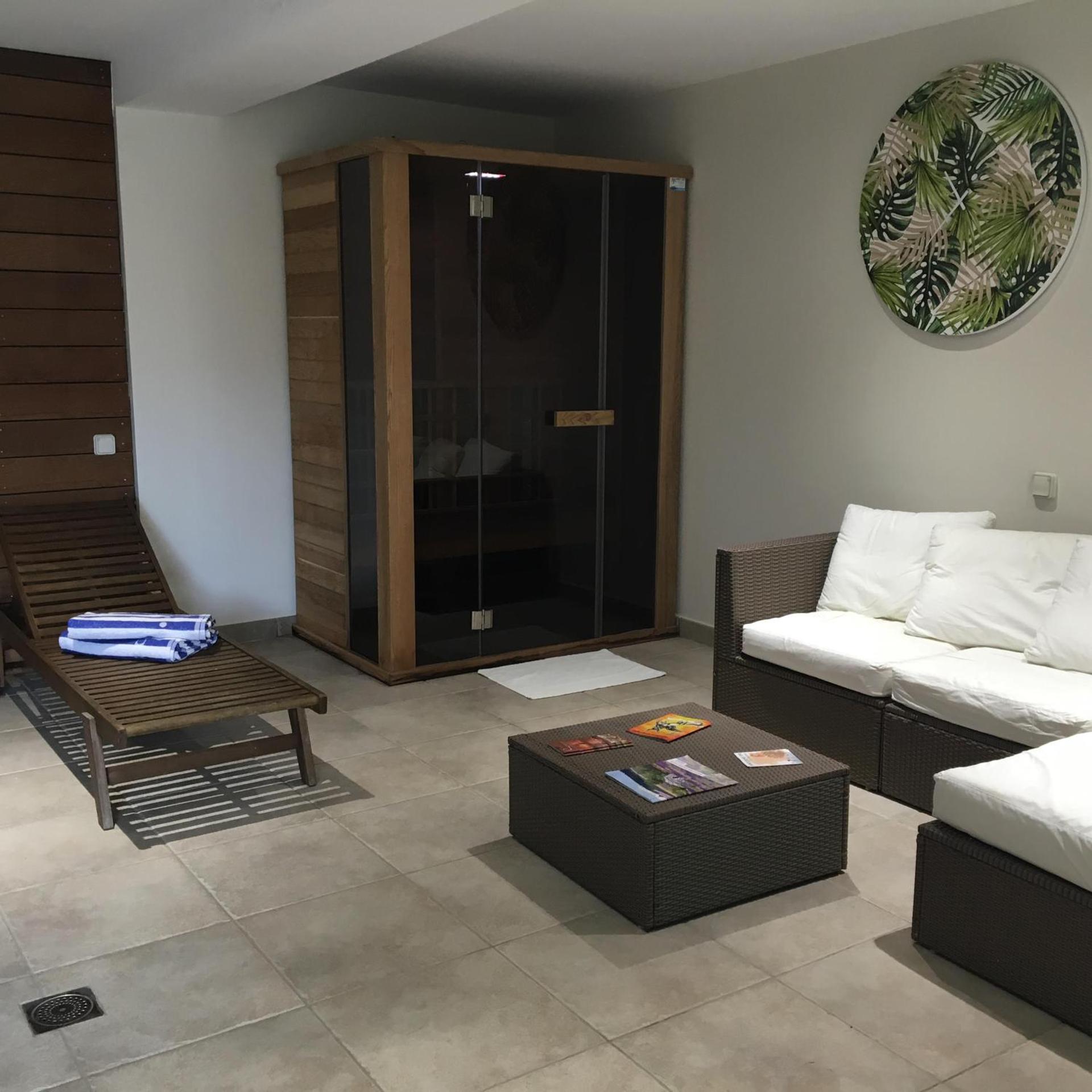 Hotel La Bastide Des Monges 29/50