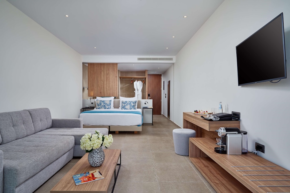 Gennadi Grand Resort 34/84