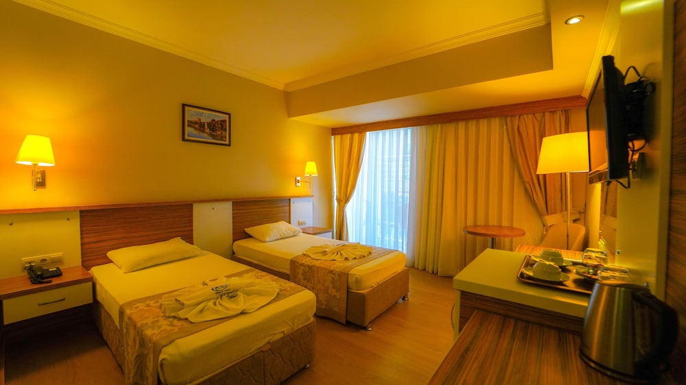 Aes Club Hotel 26/67