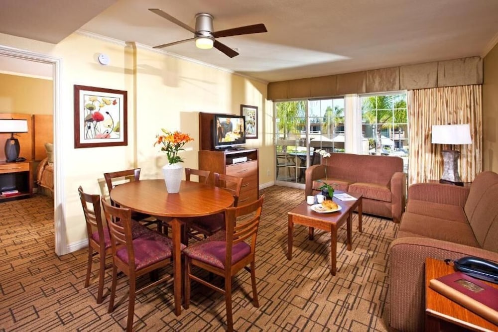 Winners Circle Resort 36/51