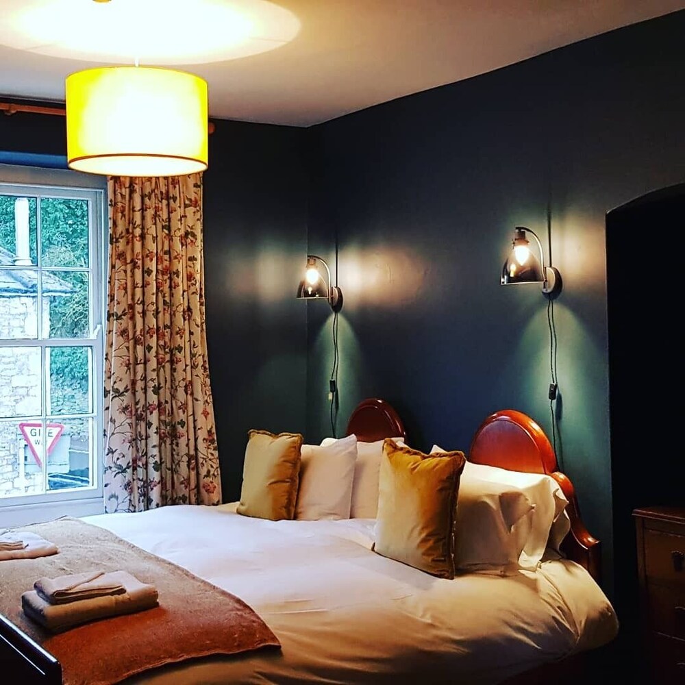 The Oakhill Inn 30/38