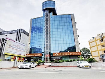 HOTEL ROOPA 1/63