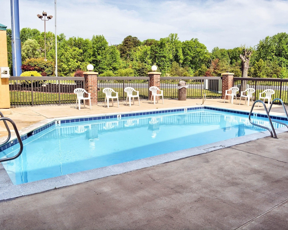 Quality Inn Thornburg 1/40