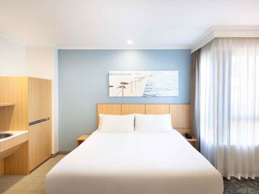 STANDARD, KING BED
