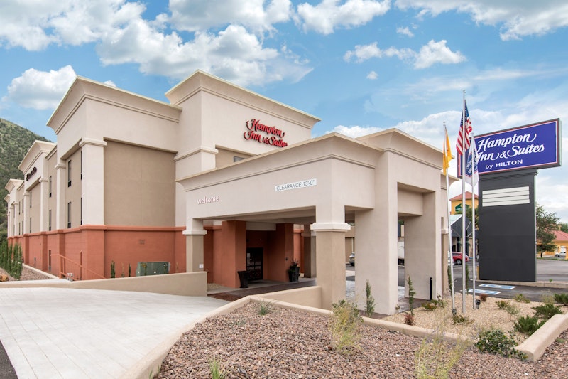 Hampton Inn and Suites Ruidoso Downs 2/37