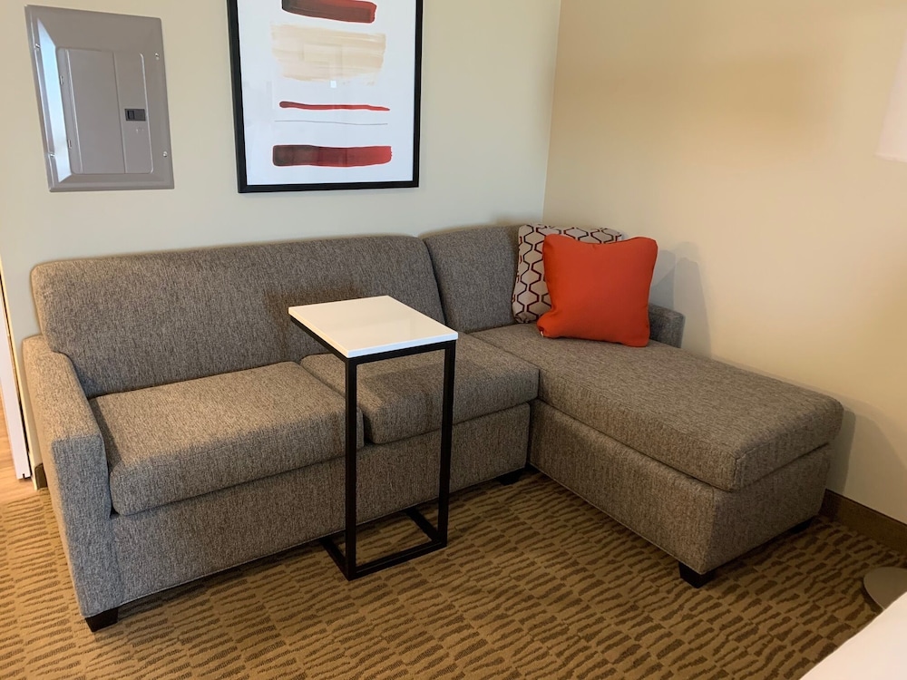 Hawthorn Suites by Wyndham Monahans 7/15