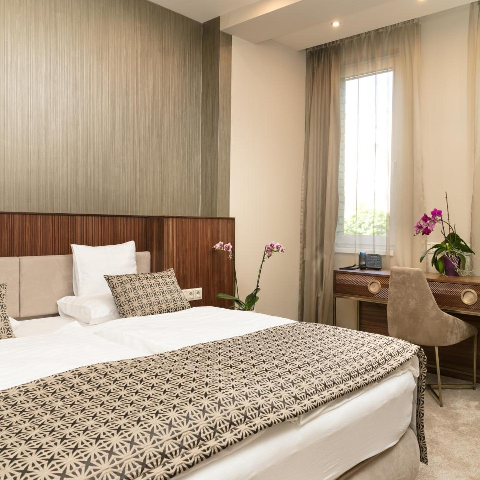 Deluxe, Suite