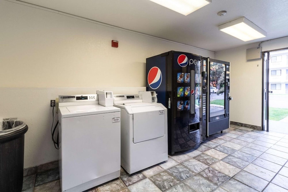 Motel6 Kirkland, WA - North Kirkland 10/58