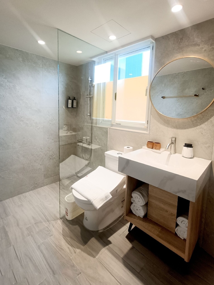 Jing Jing Holiday Hotel 44/46