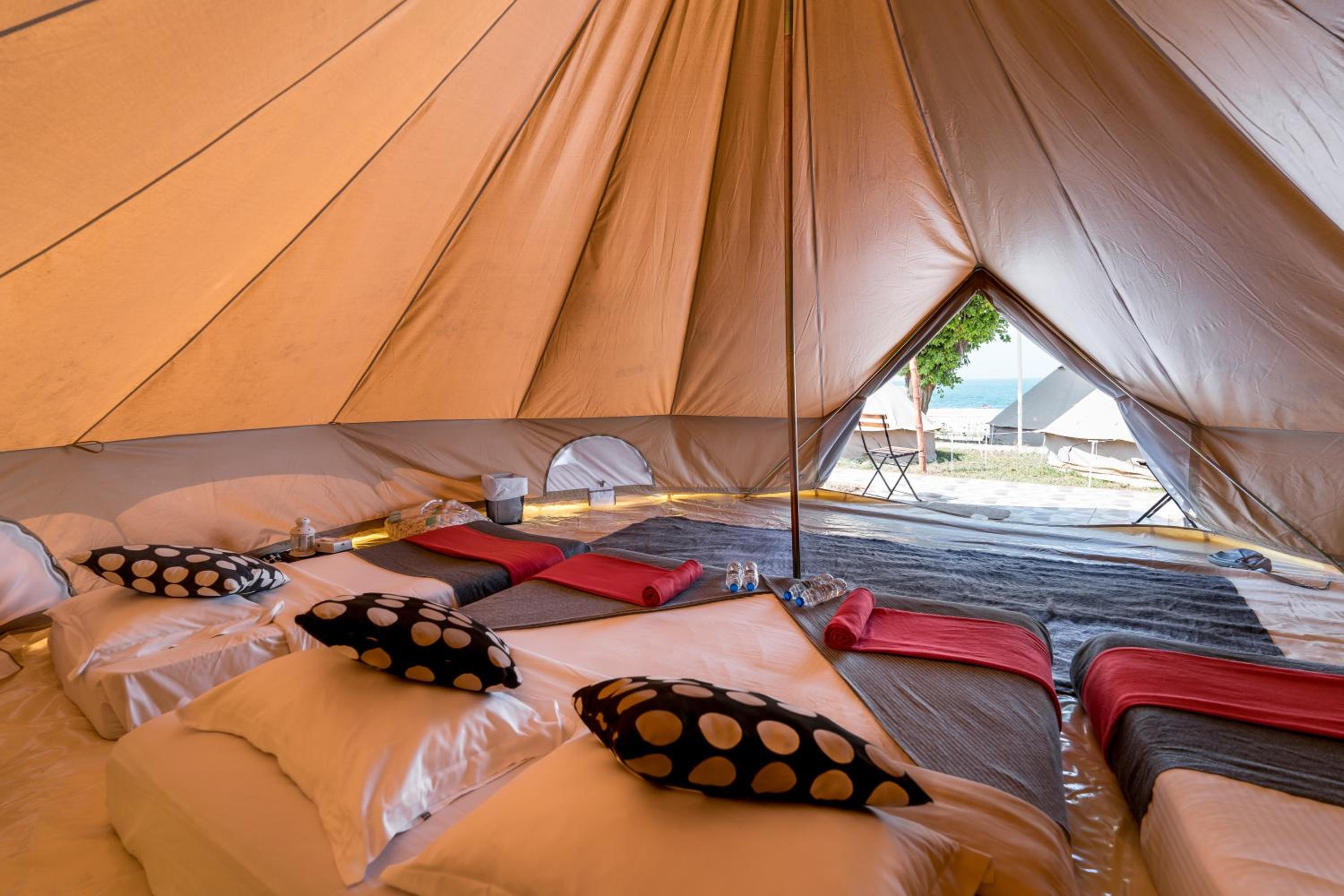 Family, Tent