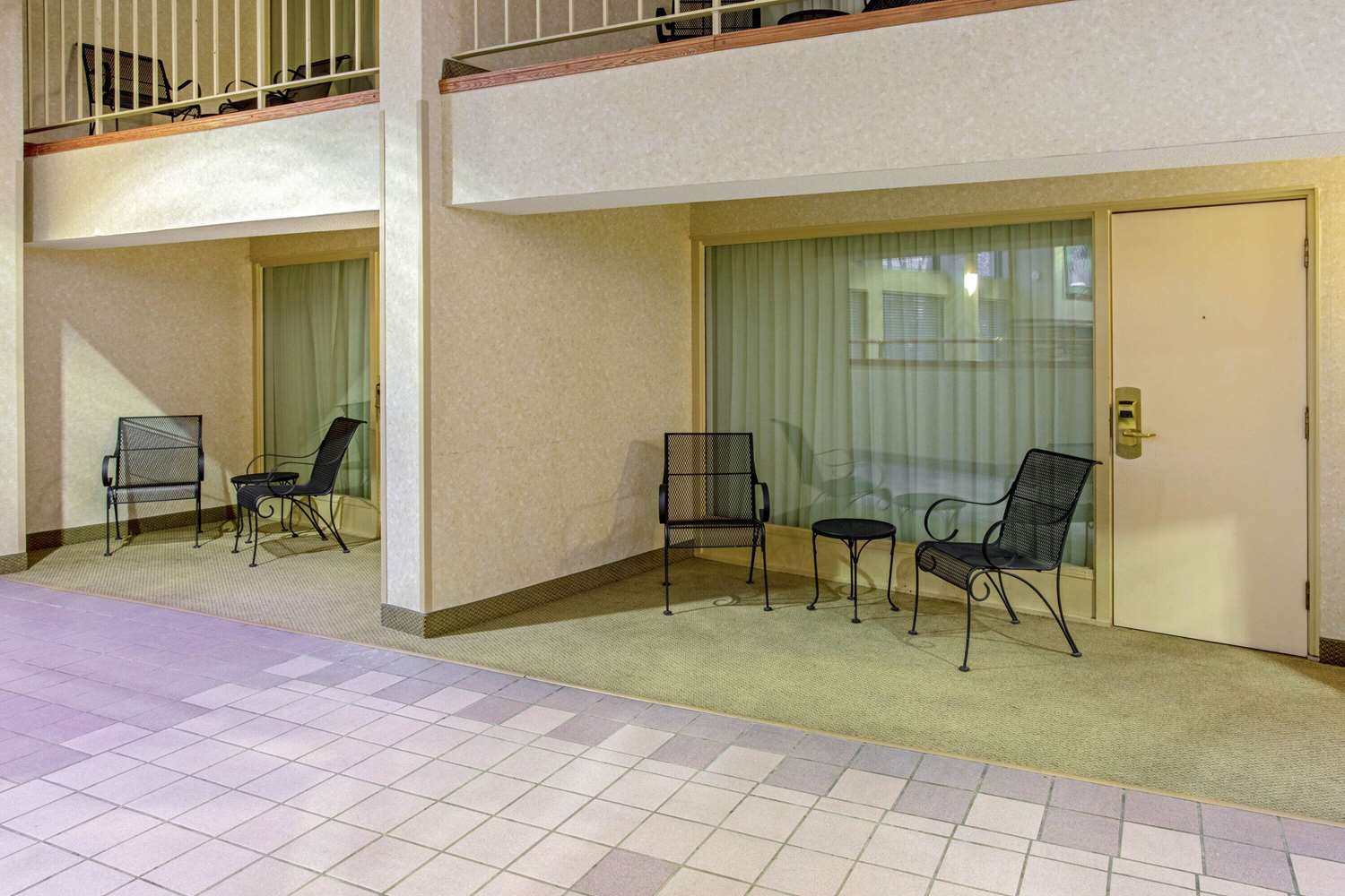 La Quinta Inn & Suites by Wyndham Appleton College Avenue 38/49