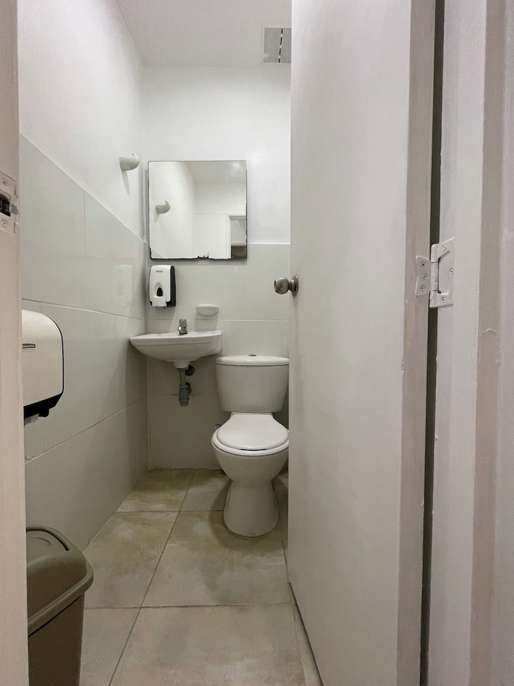 Hostal Lleras Calle 8 45/49