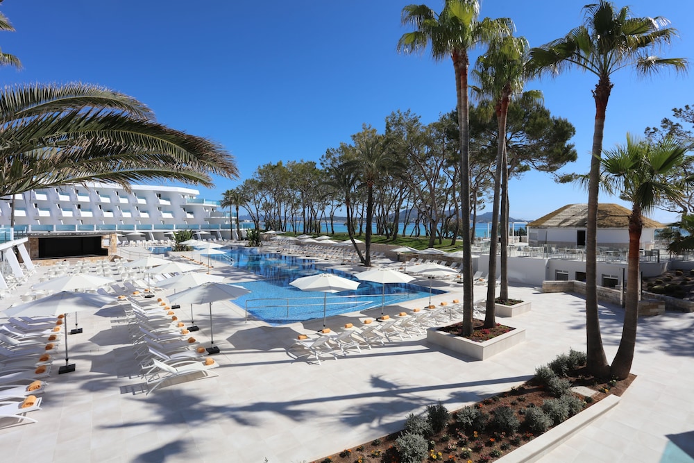 Iberostar Waves Playa de Muro 4/67