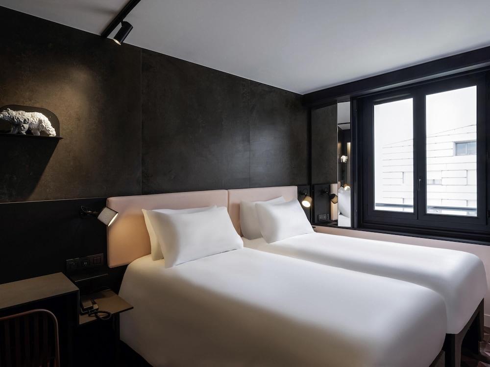 Tribe Paris Batignolles 18/67