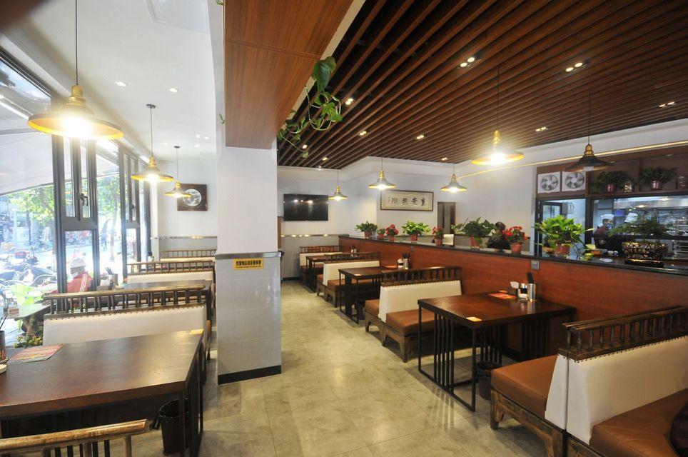 Rezen Holiday S Hotel (Chengdu South Railway Station) 15/18