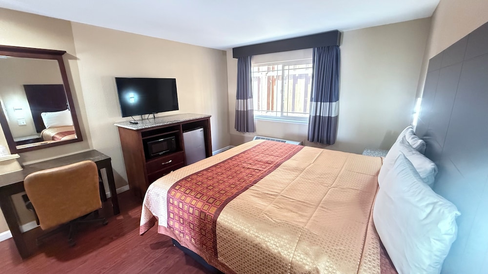 Valley Inn 12/44